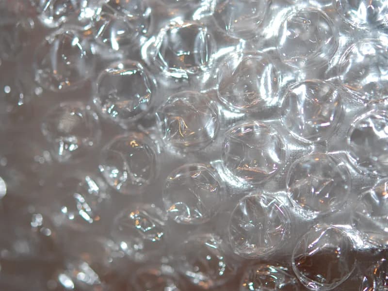 Bubble Pouches vs Bubble Roll on the Packing Line